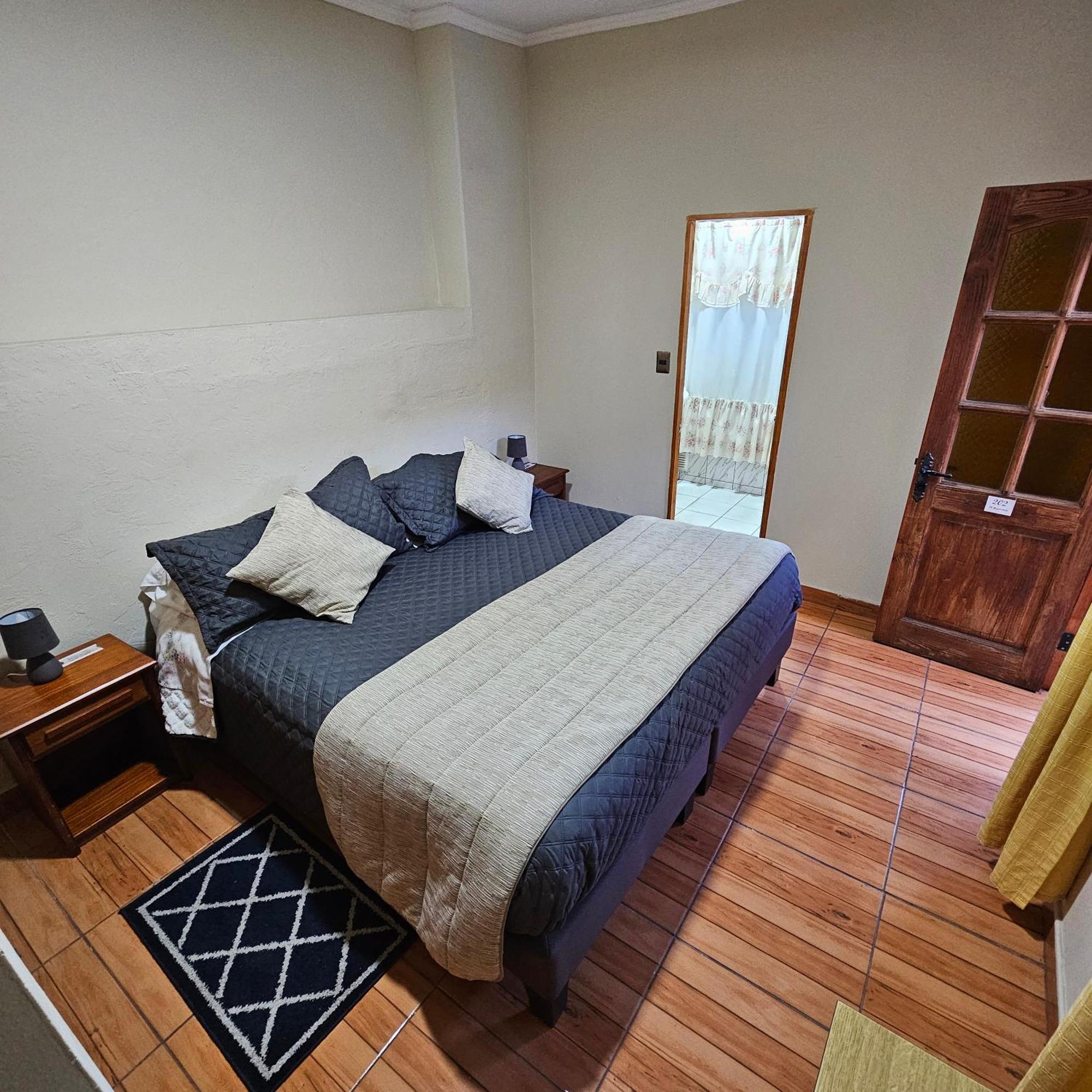 Hostal De Colon ลาเซเรนา ภายนอก รูปภาพ